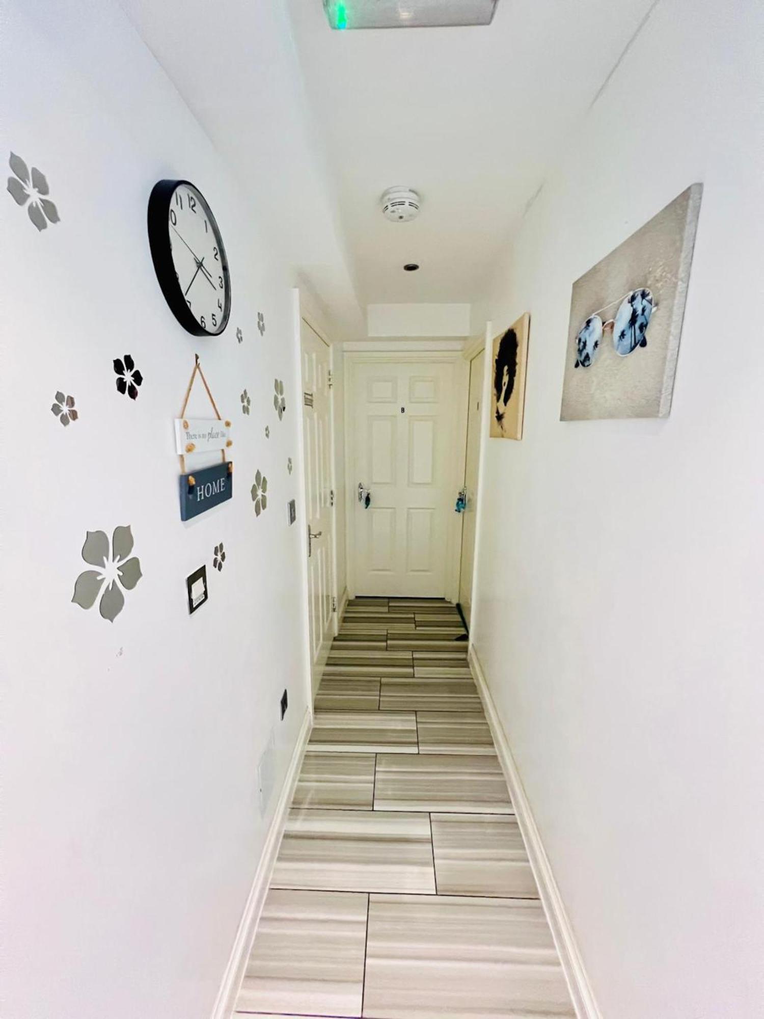 City View Sunset Luxurious Apartment In London Zone-1 Including One Family Twin Room With Its Own Stunning Private Terrace المظهر الخارجي الصورة
