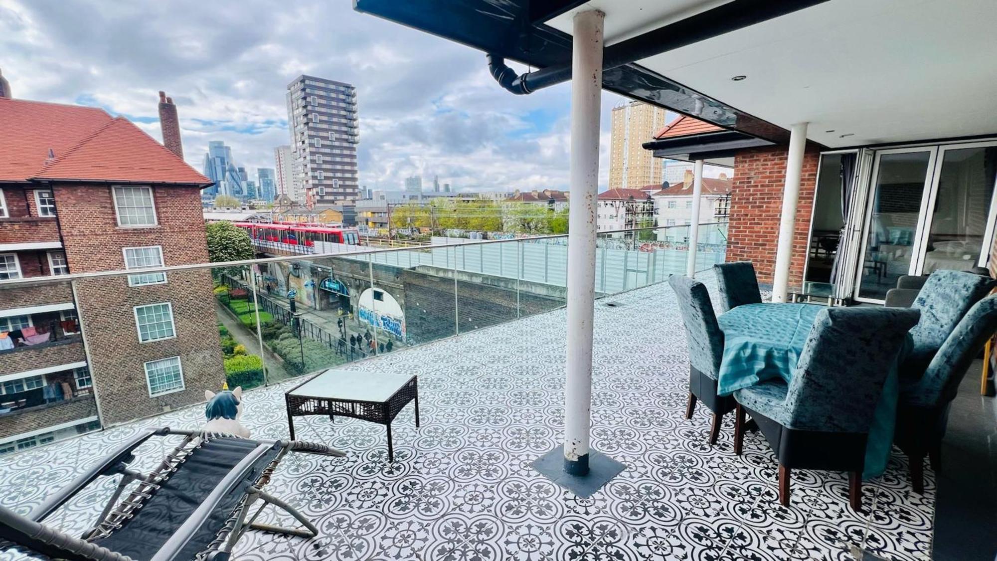 City View Sunset Luxurious Apartment In London Zone-1 Including One Family Twin Room With Its Own Stunning Private Terrace المظهر الخارجي الصورة