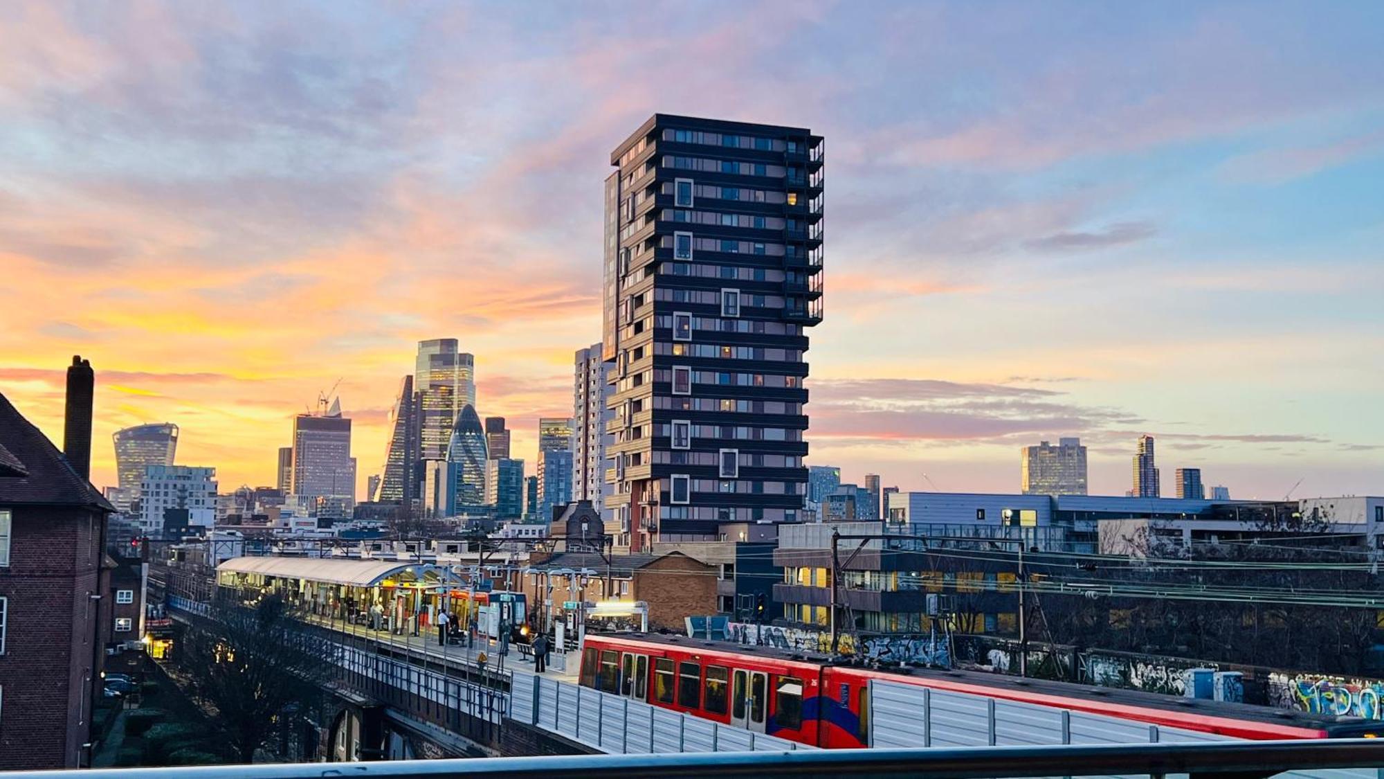 City View Sunset Luxurious Apartment In London Zone-1 Including One Family Twin Room With Its Own Stunning Private Terrace المظهر الخارجي الصورة
